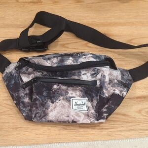 Herschel Seventeen Hip Pack Black Tie Dye Colorway